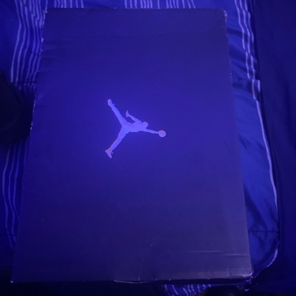 Jordans - Picture 4 of 5